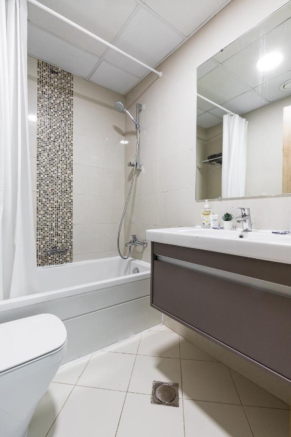 Lovely Unit With Marina View Vila Dubai Exterior foto