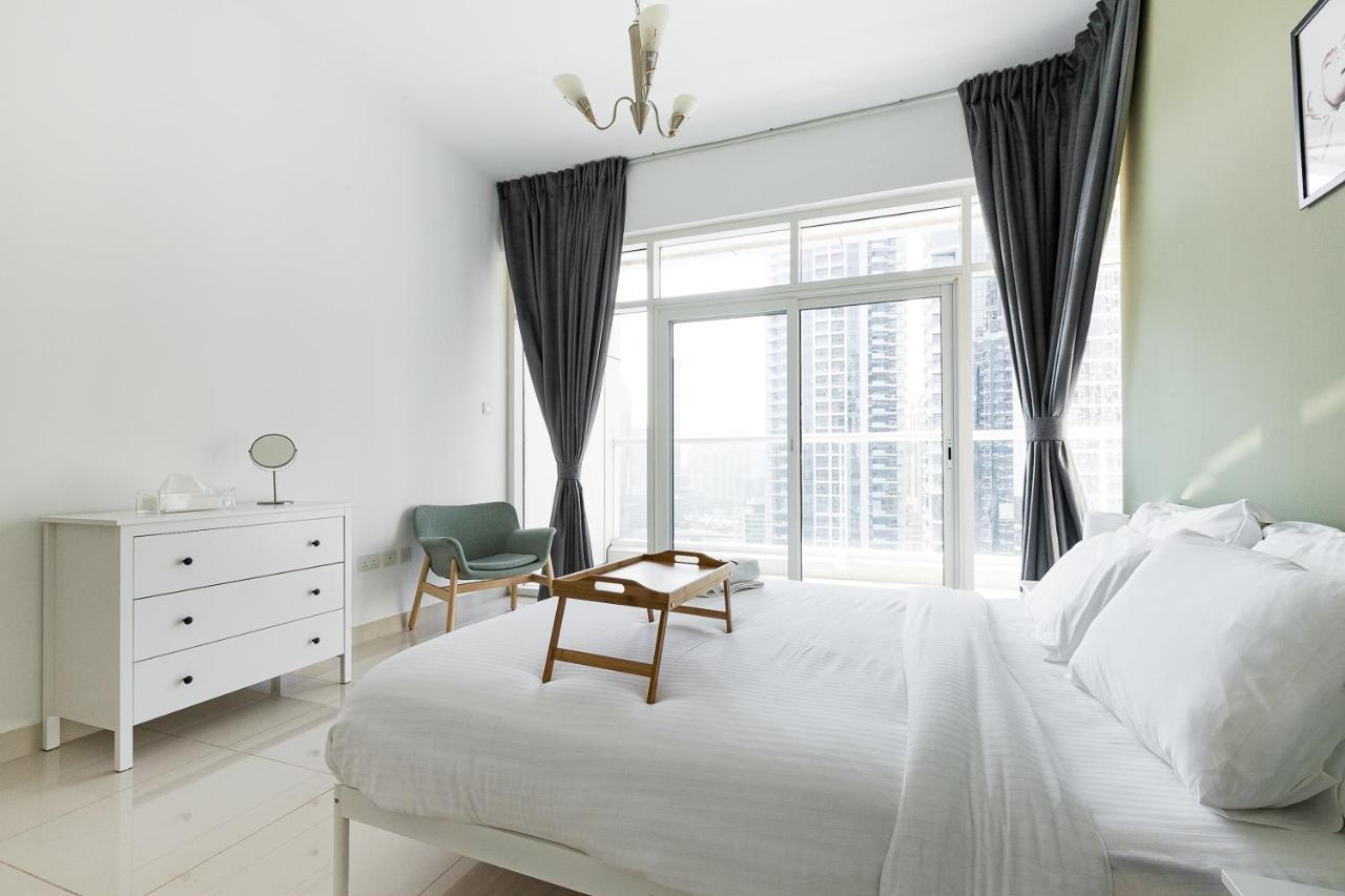 Lovely Unit With Marina View Vila Dubai Exterior foto