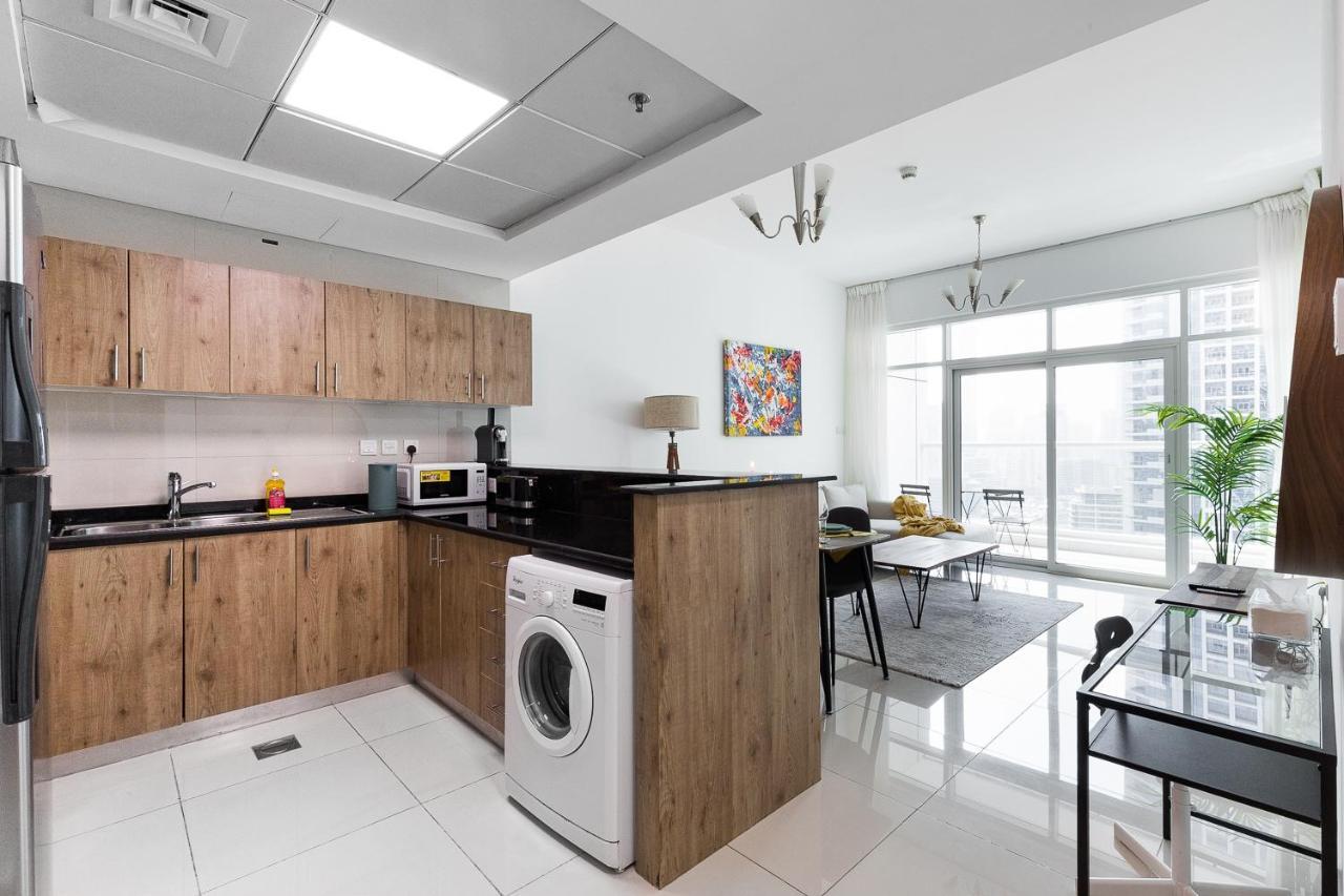 Lovely Unit With Marina View Vila Dubai Exterior foto